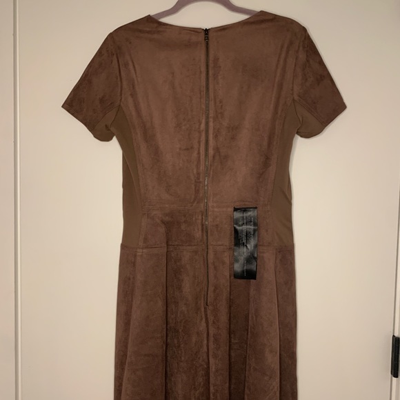 NWT Darra Toffee Brown Suede Short Sleeve Dress - Picture 4 of 5
